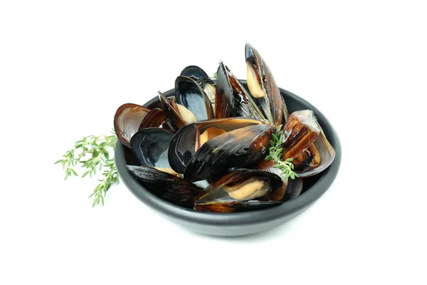 Ciotola Con Cozze Fresche Isolate Fondo Bianco — Foto Stock