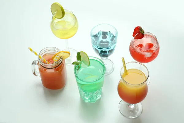 Set Frischer Cocktails Auf Weißem Hintergrund — Stockfoto