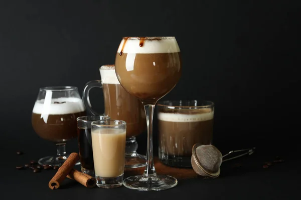 Conceito Bebida Deliciosa Com Café Irlandês Fundo Preto — Fotografia de Stock