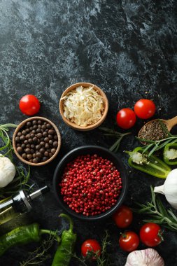 Siyah Smokey masasında aromatik baharat kavramı