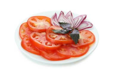 Beyaz arka planda izole edilmiş lezzetli domates carpaccio.