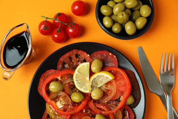 Konzept Des Leckeren Essens Mit Tomaten Carpaccio Auf Orangefarbenem Hintergrund — Stockfoto