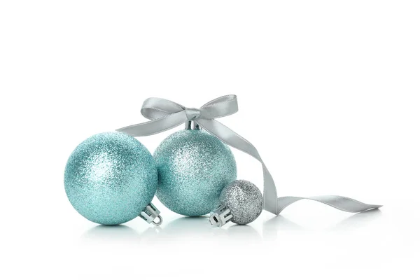 Drie Kerstballen Geïsoleerd Witte Achtergrond — Stockfoto