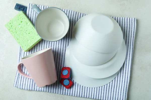 白色质感桌子上洗涤剂配件的概念 — 图库照片