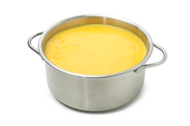 Beyaz arkaplanda izole edilmiş kabak çorbalı esrar