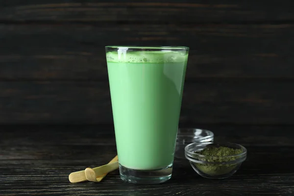 Matcha Latte Acessórios Para Fazer Fundo Madeira — Fotografia de Stock