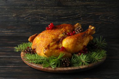 Noel hindisini ahşap masada kızartma kavramı