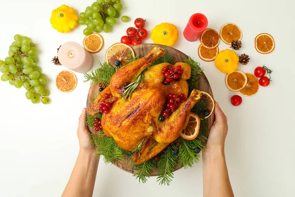 Mani Femminili Tengono Tacchino Arrosto Natale Sfondo Bianco Vista Dall — Foto Stock