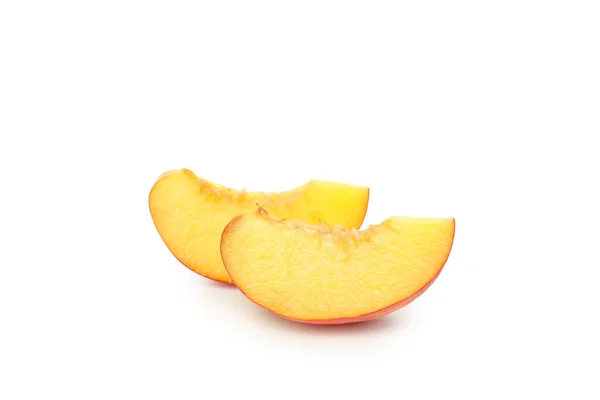 Skivor Persika Frukt Isolerad Vit Bakgrund — Stockfoto