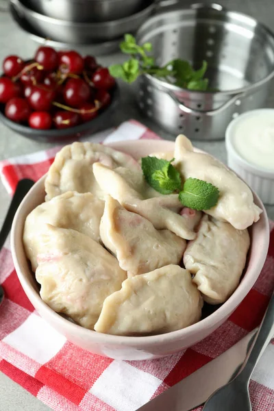 Concept Van Lekker Eten Met Pierogi Met Kers Close — Stockfoto