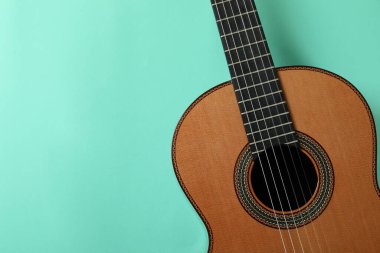 Nane arkaplan üzerinde klasik gitar, metin için boşluk