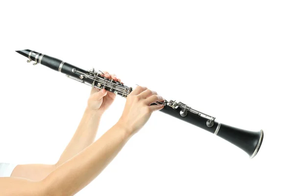 Las Manos Femeninas Sostienen Clarinete Aislado Sobre Fondo Blanco — Foto de Stock