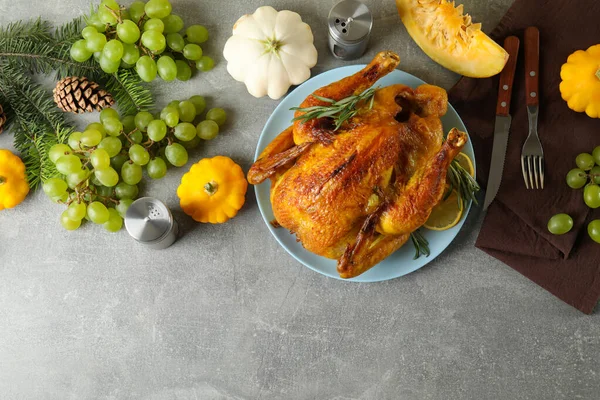 Giorno Del Ringraziamento Tacchino Arrosto Concetto Tavolo Grigio Testurizzato — Foto Stock