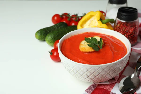 Sopa Gazpacho Ingredientes Sobre Fondo Blanco — Foto de Stock