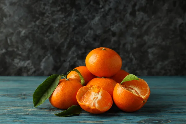 Finom Friss Mandarin Rusztikus Asztalon — Stock Fotó