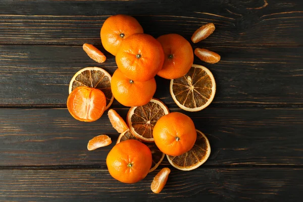 Finom Mandarin Csoport Rusztikus Háttéren — Stock Fotó