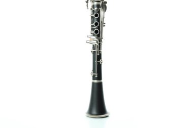 Klarnet müzik aleti beyaz arka plan üzerinde izole