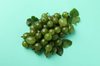 Nane arkaplanda olgun bektaşi üzümü yığını