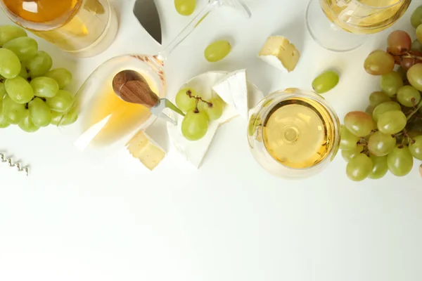 Conceito Degustação Vinhos Brancos Sobre Fundo Branco — Fotografia de Stock
