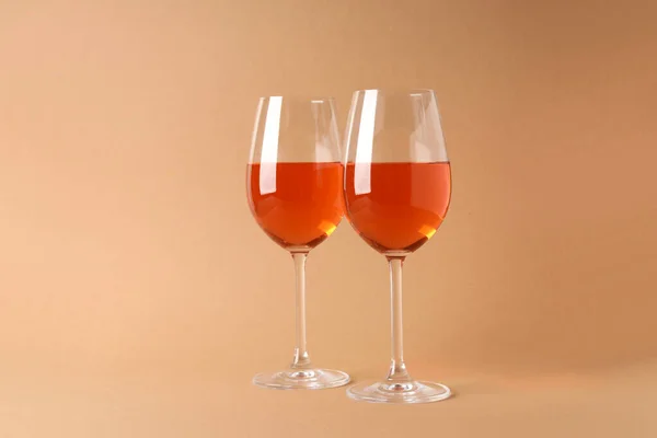 Two Glasses Wine Beige Background — Stock Photo, Image