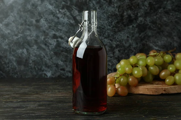 Bottle Vinegar Grape Rustic Wooden Table — Stock Photo, Image