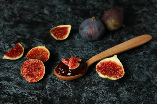 Cuchara Con Mermelada Higo Ingredientes Sobre Fondo Ahumado Negro —  Fotos de Stock