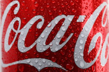 Odessa, Ukrayna - 23 Eylül 2021: Wet Coca - Kola kutusu, kapat.