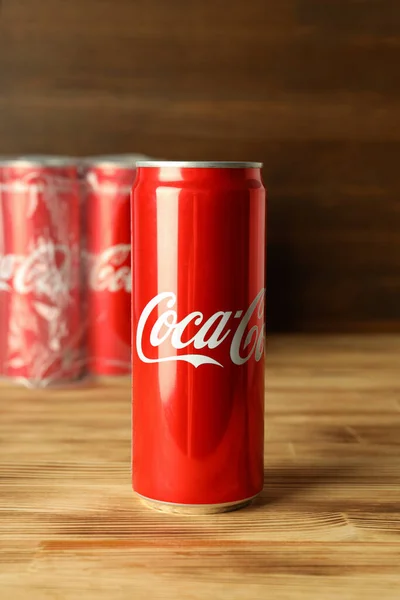 Odessa Ukraine September 2021 Coca Cola Can Pack Cans Wooden — Stock Photo, Image