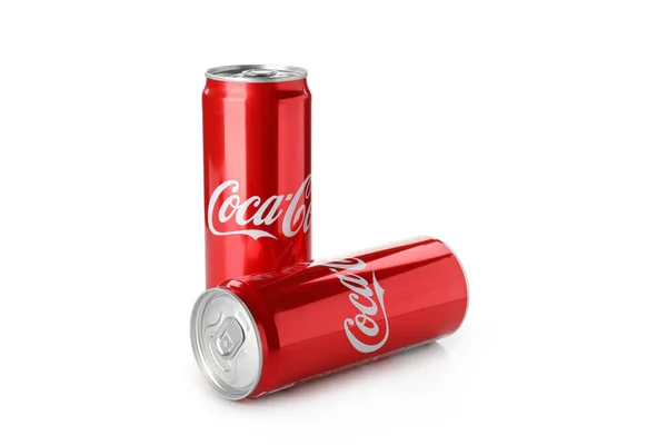 Odessa Ukraina September 2021 Coca Kaleng Cola Terisolasi Latar Belakang — Stok Foto