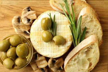 Izgara peynirli leziz yemek kavramı, yakın plan..