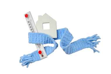 Sıcak bir eşarpla termometre ve ev, beyaz üzerine izole edilmiş, PNG