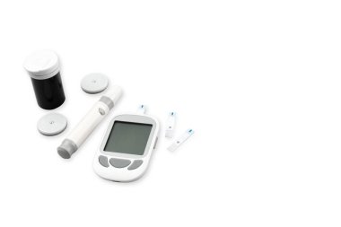 Glikoz ölçer, şeritler, mızraklar ve şişeler beyaz, izole edilmiş, PNG