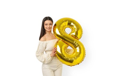 Kadınlar Günü için balonlu genç model, izole edilmiş, PNG