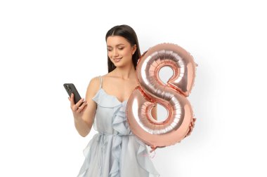 Genç bir manken ve balonla kadınlar günü kutlaması, izole edilmiş, PNG