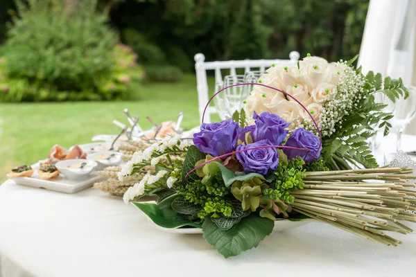 Bruiloft receptie buiten — Stockfoto