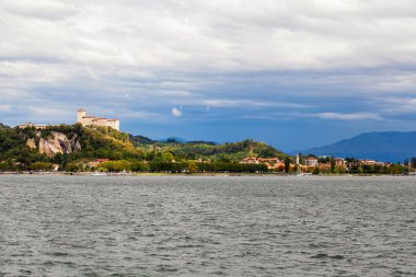  Kale Angera lake maggiore İtalya