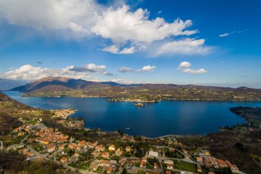 Köy Orta ve Island San Giulio Lake Orta, İtalya