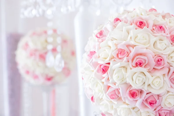 Decoração de mesa de casamento e peça central floral — Fotografia de Stock