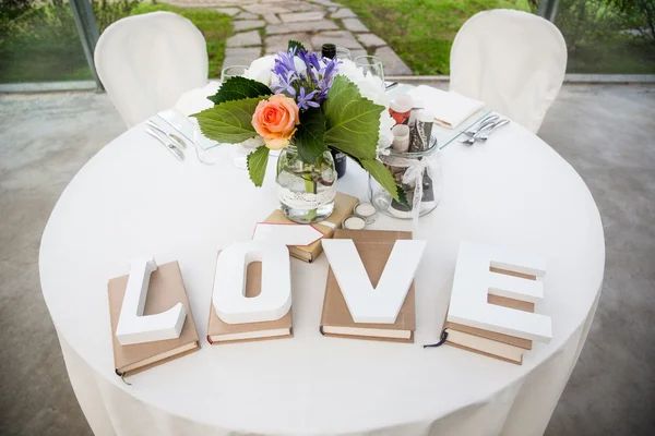 Conjunto de mesa para una fiesta de evento o recepción de boda — Foto de Stock