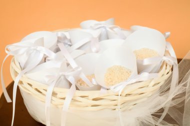 pirinç düğün töreni için sepetler 