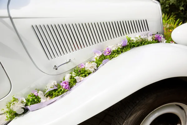 Bröllop gammal bil — Stockfoto