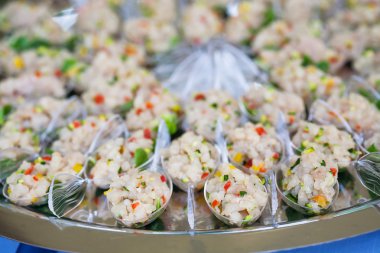 Çeşitli aperatifler ve parmak yiyecekleri.