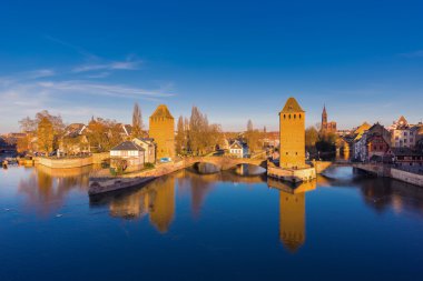 Strazburg, ortaçağ köprü ponts couverts. Alsace, Fransa.