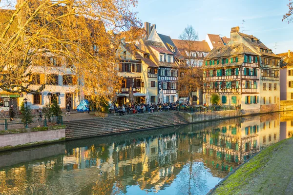 Tradiční roubenka v petite france, Štrasburk, Alsasko, — Stock fotografie