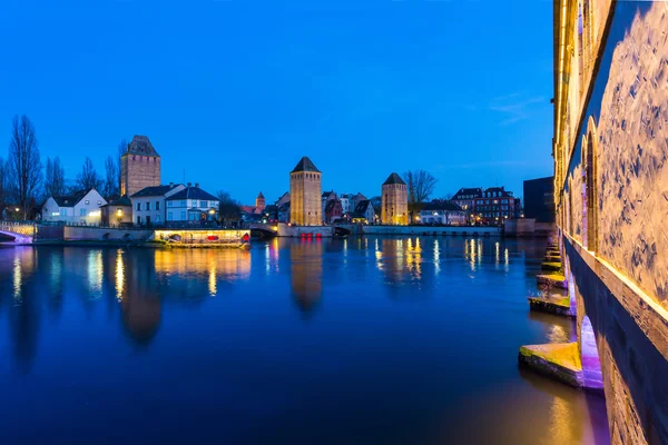 Straatsburg, middeleeuwse brug ponts couverts. Elzas, Frankrijk. — Stockfoto