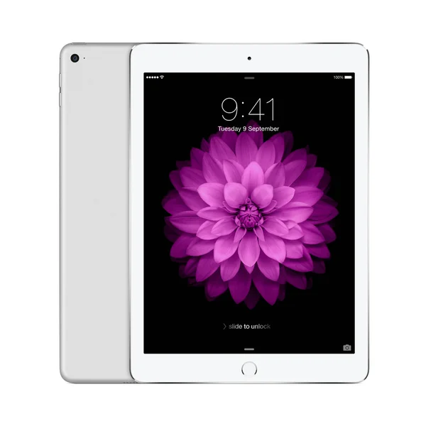 Apple Silver iPad Air 2 with iOS 8 with lock screen on the displ — Stock Photo, Image