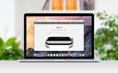 Apple Macbook Pro elma izle web sayfasını gösterir
