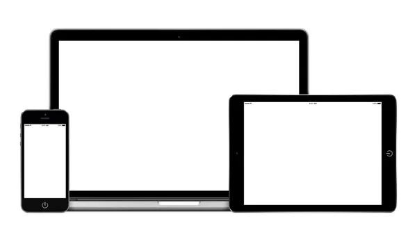 Ordenador portátil tablet PC y smartphone móvil con pantalla en blanco maqueta —  Fotos de Stock