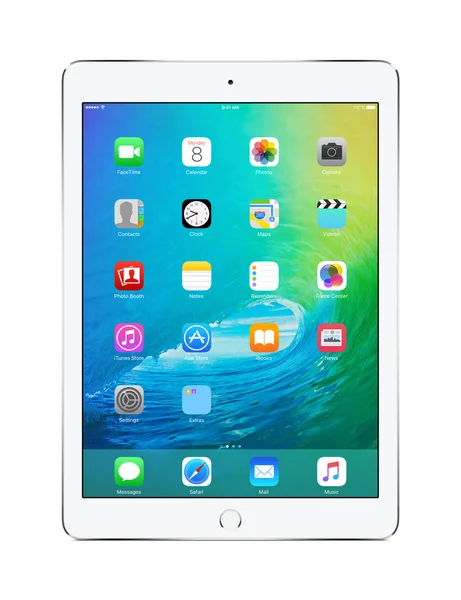 Apple Silver ipad Air 2 med ios 9, designad av Apple Inc. — Stockfoto