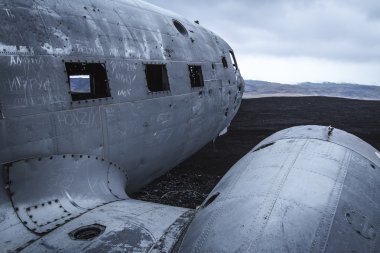 İzlanda'daki terkedilmiş uçak